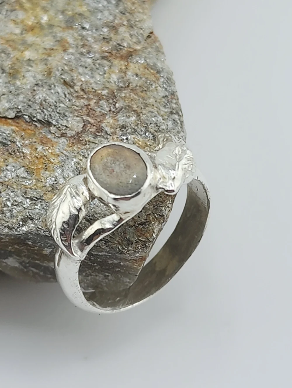 LABRADORITE RING HANDMADE WITH STERLING SILVER RECYCLED METAL SZ 7